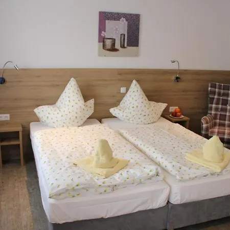 Rathausstuben 2* Wackersdorf