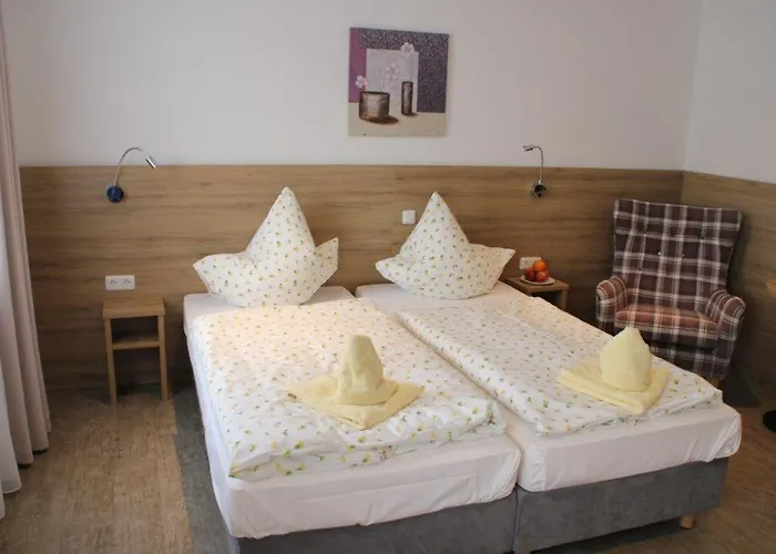 Rathausstuben 2* Wackersdorf