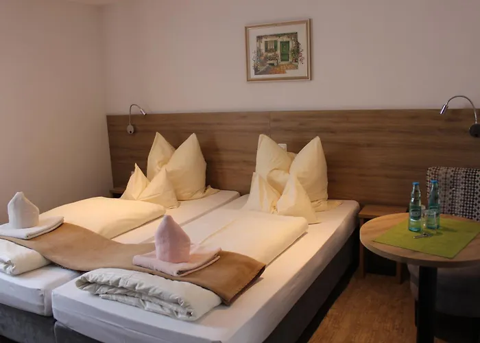 Rathausstuben Otel 2*